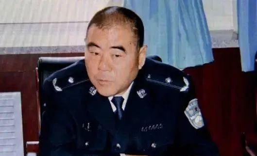 冯志明出狱了，十八年刑期执行完毕，呼格吉勒图的冤案却没人再提一句。那天法院通知