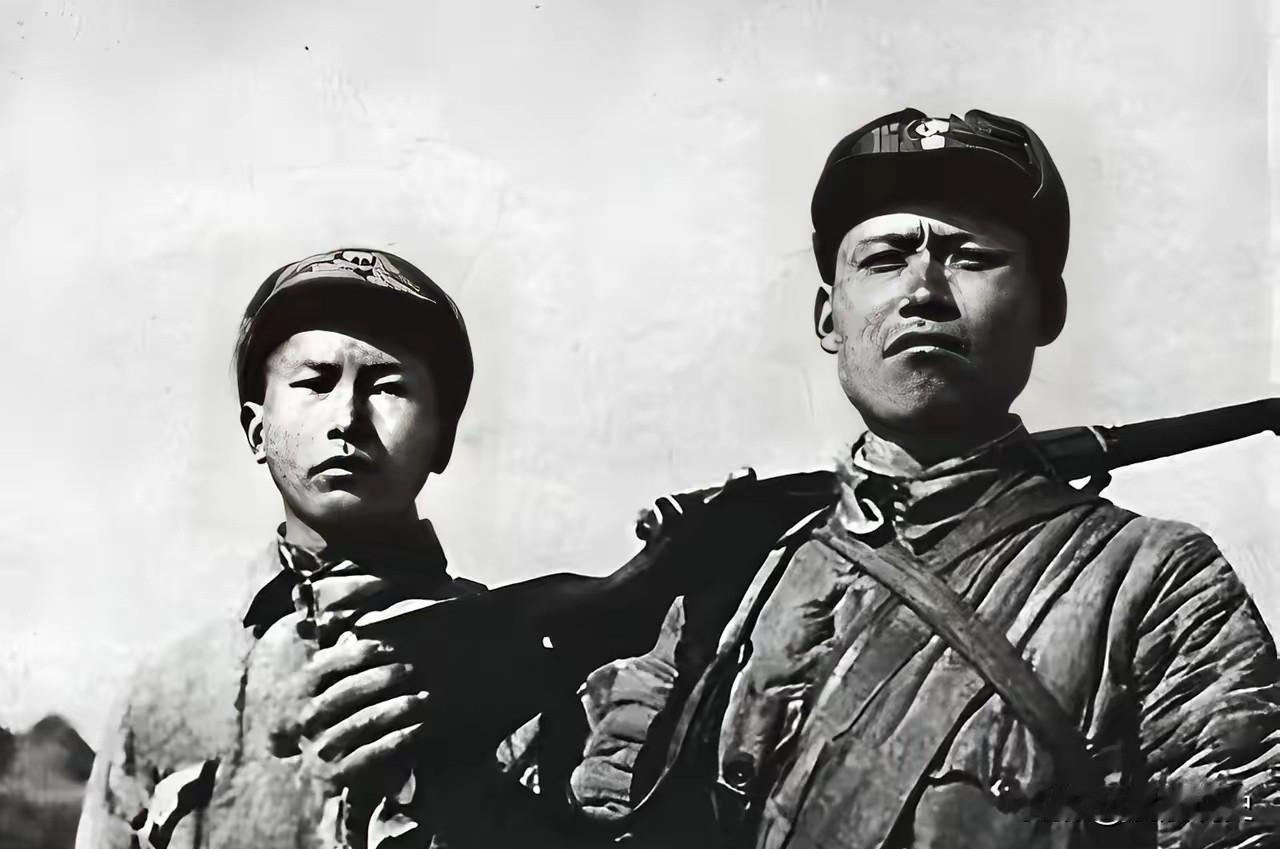 1944年，八路军侦察员曹世范执行完任务后，前往一位村长家中借宿，村长热情款待，