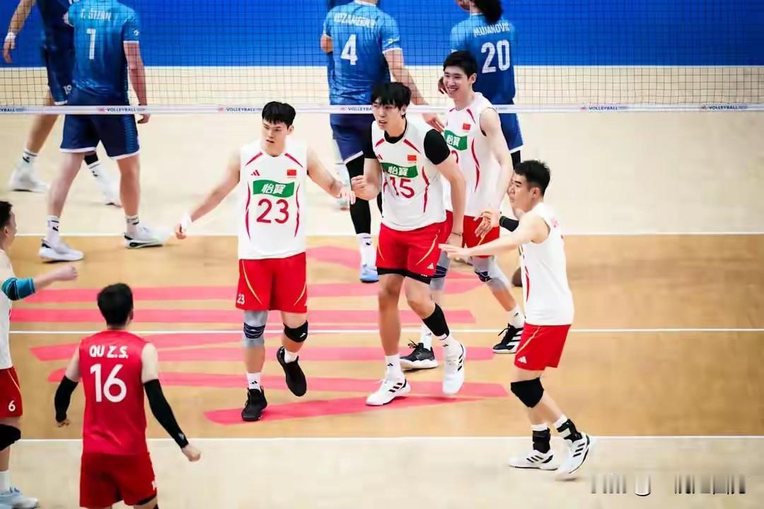 中国男排迎来今年国际赛事首秀，在世界男排联赛临沂站对阵世界排名第六的斯洛文尼亚队
