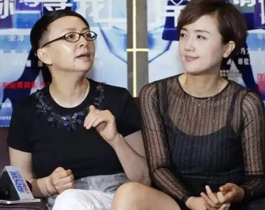 宋丹丹曾经在节目里聊到朱媛媛，她突然红了眼眶：“我这人朋友少，但朱媛媛真是我中年