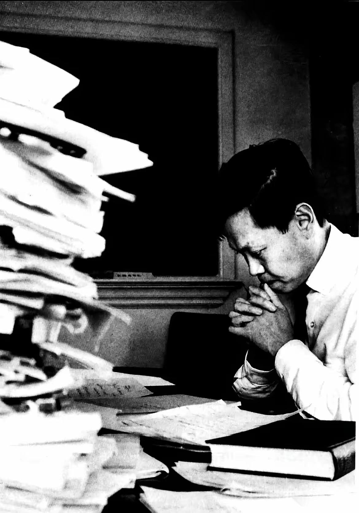 如果《百年孤独》从咱们国家开始出版，这本书绝对出不了名，马尔克斯也出不了名。如果