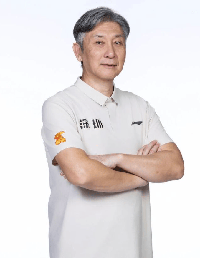 深圳官方: 原主教练凯利转任助理教练, 郑永刚升任主教练