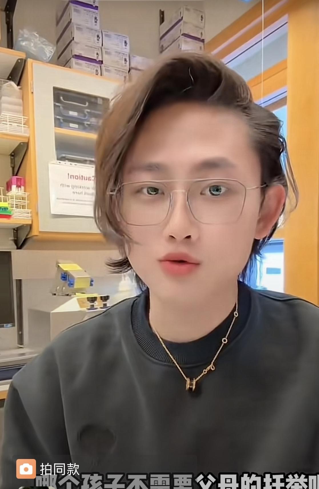 小鱼博士中学在126，沈阳超级中学，平时50-60名，中考发挥最好一次730分，