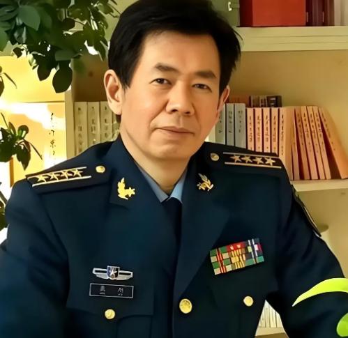 中国坐拥再多航母五代机也没用！戴旭早就点破了十分现实的难题：面对外部不断寻衅的势