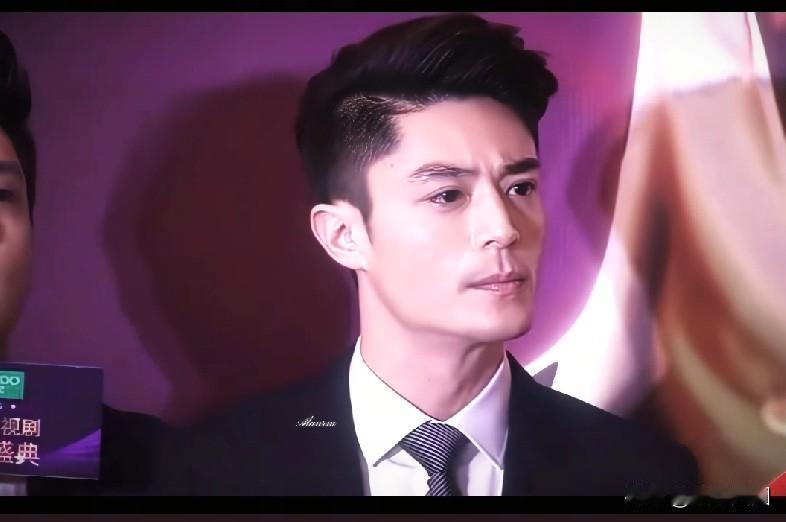 有没有看过霍建华主演的《他来了请闭眼》？真的超好看！霍建华平日里不太注重打扮