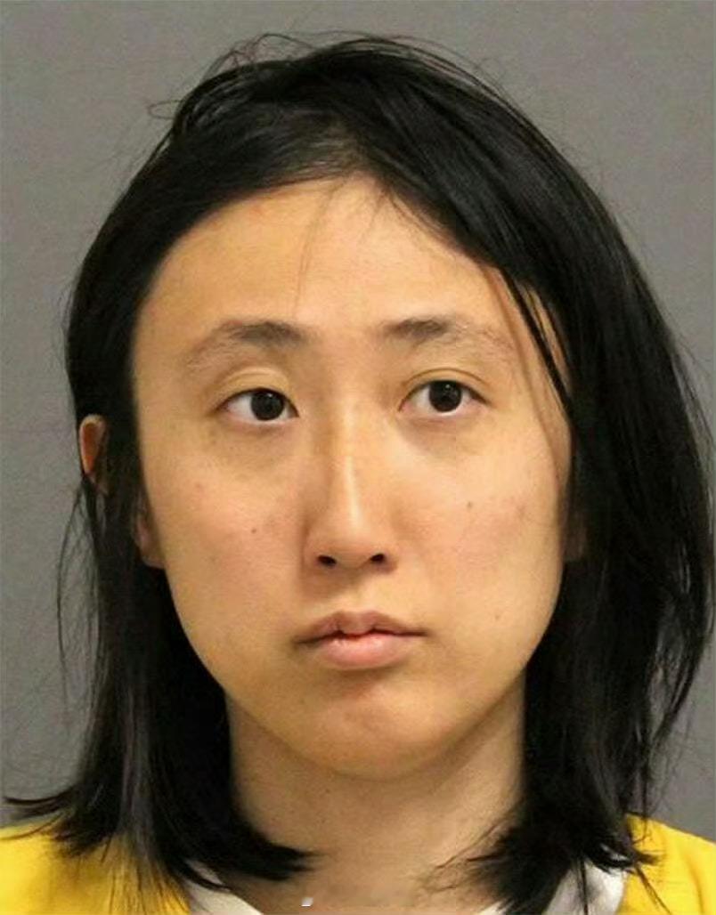 [汗]美国34岁的韩裔女子郭申婷，因男友怀疑自己怀的胎儿的不是自己的，用刀捅伤男
