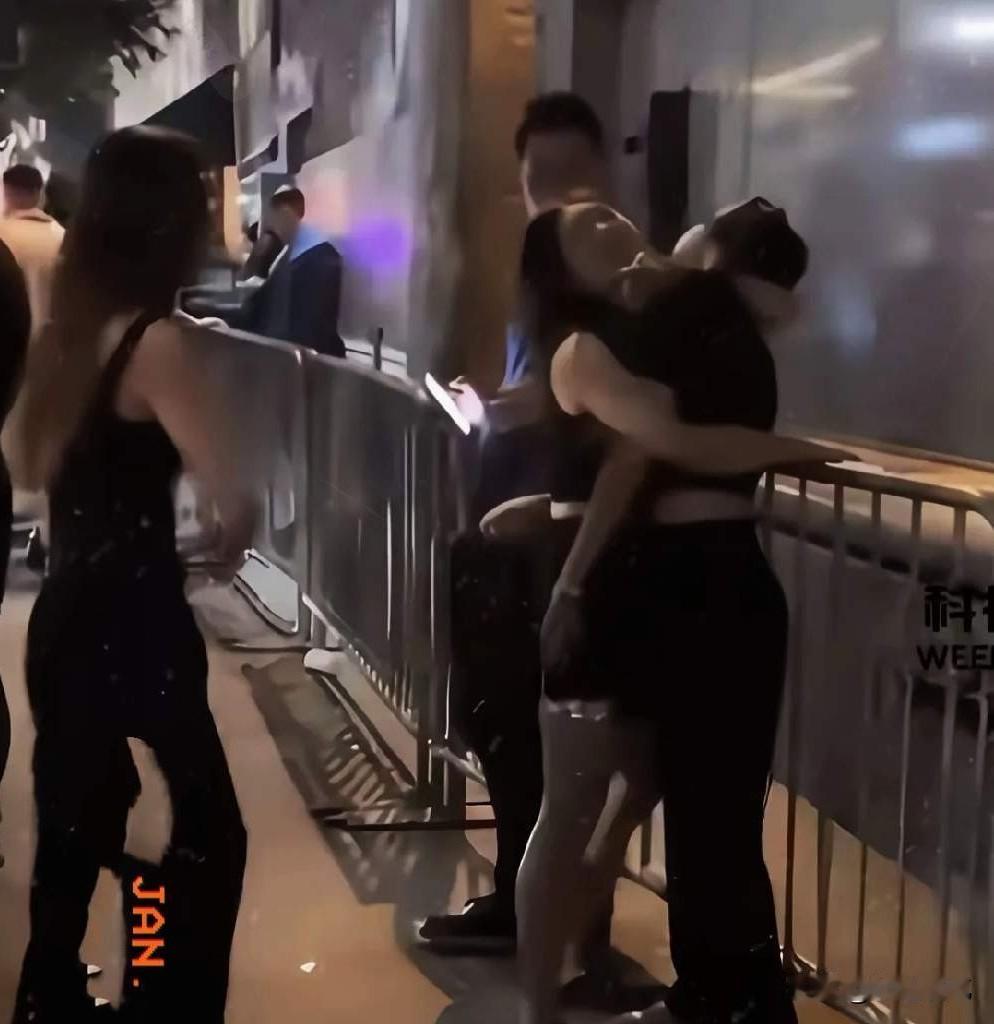 牢A一爆料，那些天天炫耀把女儿送出国的同事，瞬间哑了火，从此不再提海外留学的事儿