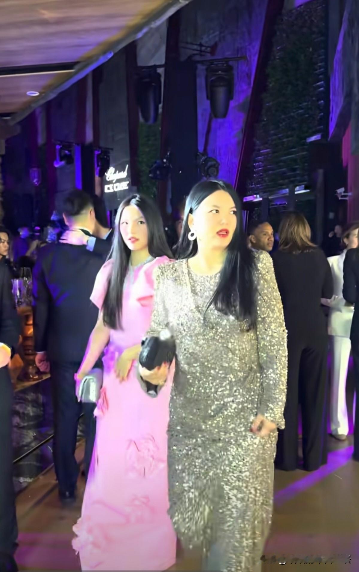 我就佩服王诗龄，和谁同框都像同龄人！