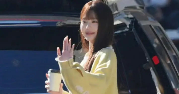 张元英babyface造型引爆热议，甜美气质令人惊艳