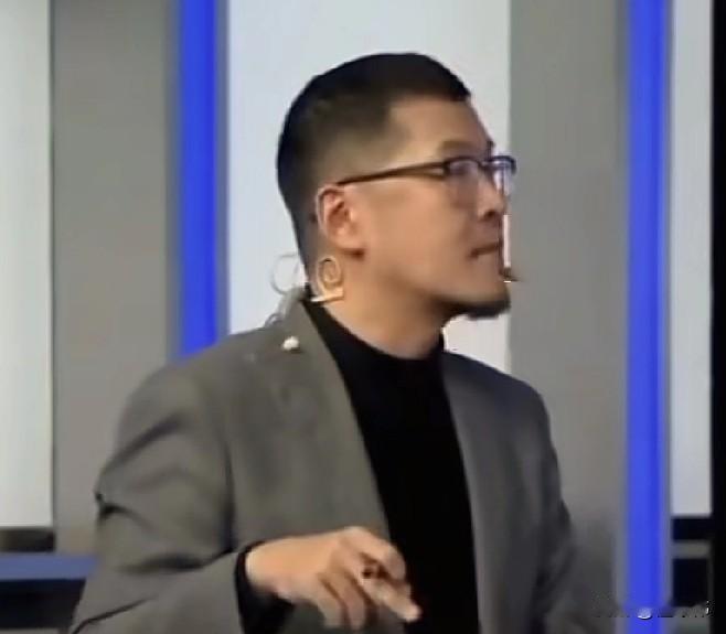 杨毅真敢说啊！杨毅谈樊振东：“巴黎奥运会的时候，除了樊振东和他的团队，他们那