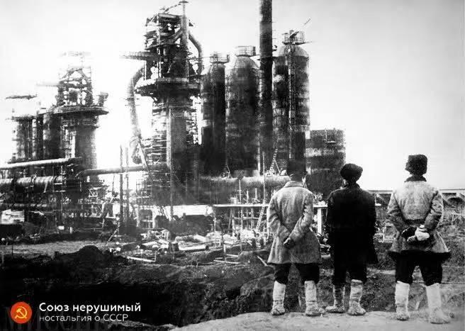 俄军打得这么费劲,就是因为顿巴斯地区,哪怕随便一个住宅楼,一个工厂厂房都修建得碉