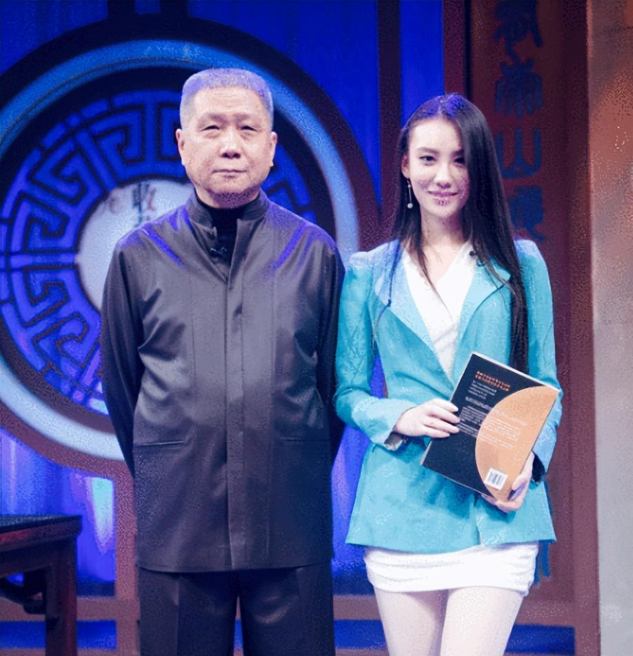 马未都曾在节目中爆料：“贵圈有个女明星交了个小男友，给了他1000万开餐厅！谁知