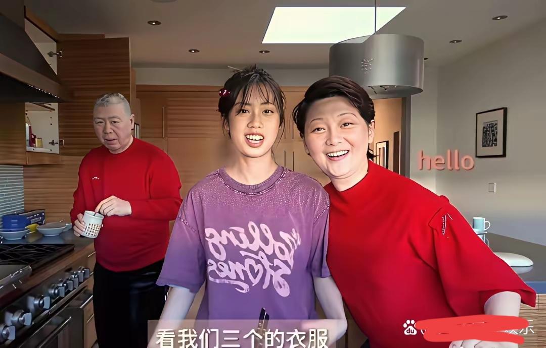 今年过年期间，冯小刚徐帆和女儿，在美国团聚，虽然冯小刚多次否认移民，徐帆也多次