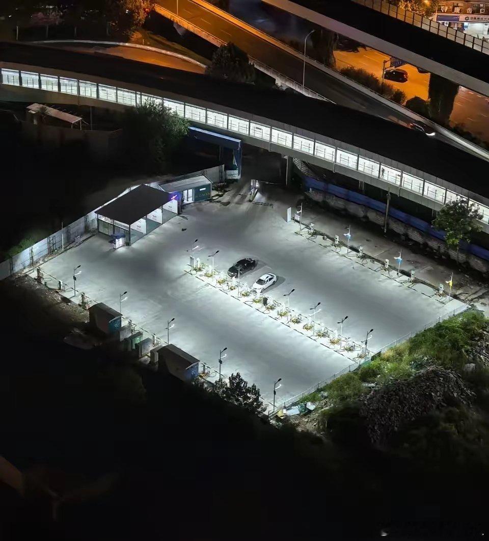 事实证明，不少电车车主就爱凑12点后这个点充电。