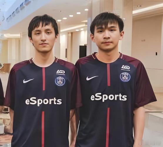 根据DY直播的说法，XG的五号位由Poloson换成了Xnova，Ame再次搭档