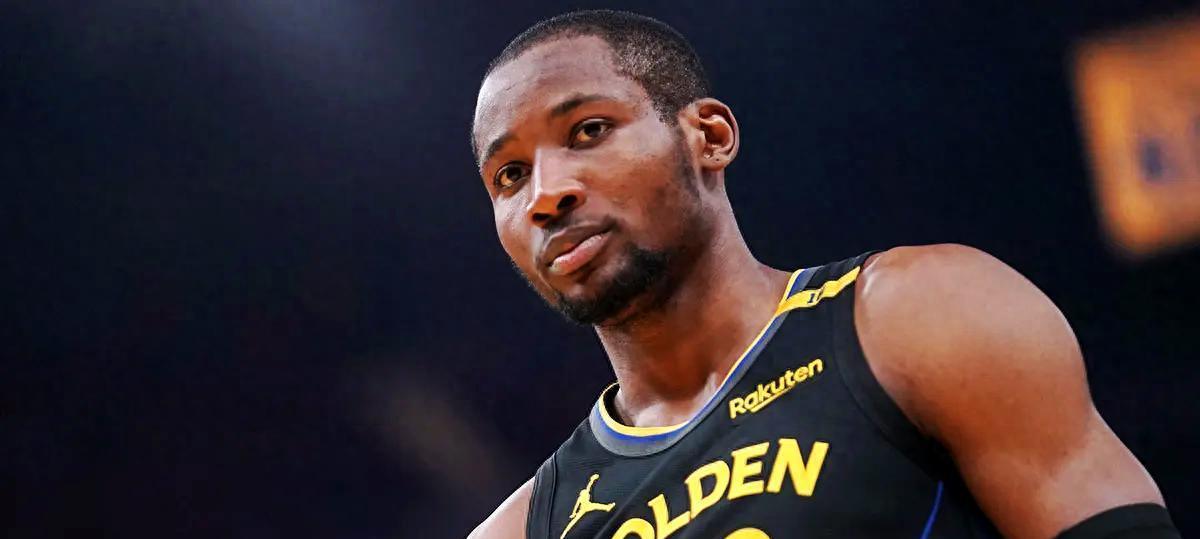 勇士队培养库明加的过程堪称当代NBA版的"鸡同鸭讲"——教练组指望他当蓝领工兵，