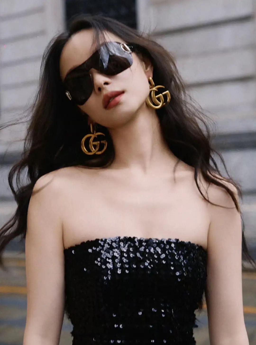 倪妮米兰时装周Gucci新季发布会美照，身古驰LaFamiglia首秀