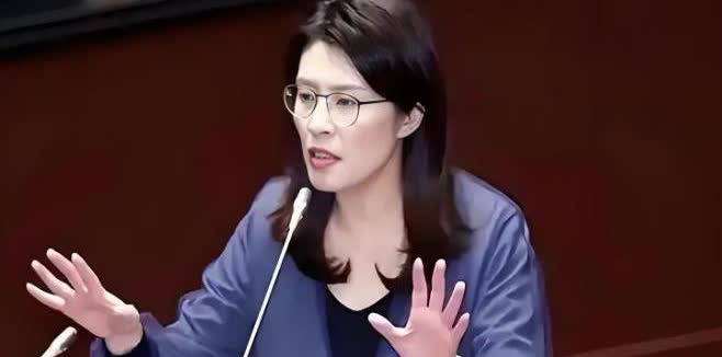 郑丽文民调碾压？罗智强这次民调真有点意外啊。网络投票拿到近七成支