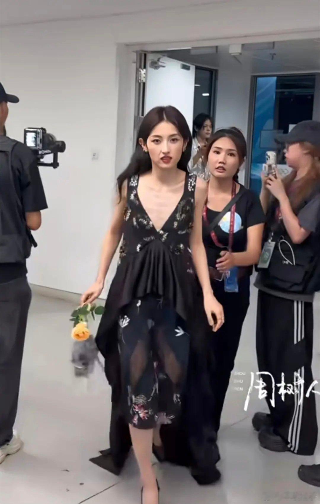 张子枫是不是太瘦了点