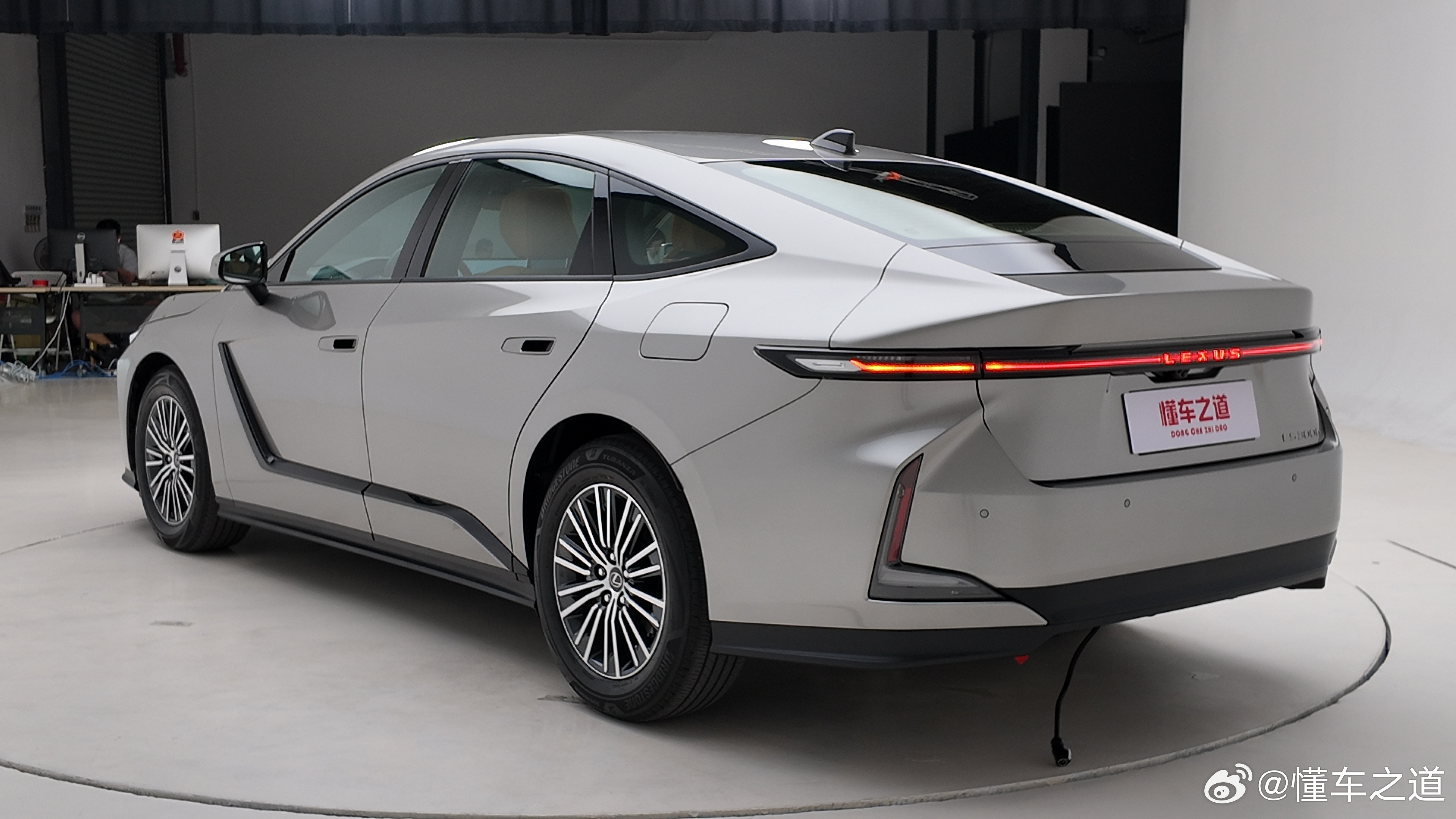 懂车之道讯全新一代雷克萨斯ES，现在大家买它还会觉得有优越感？