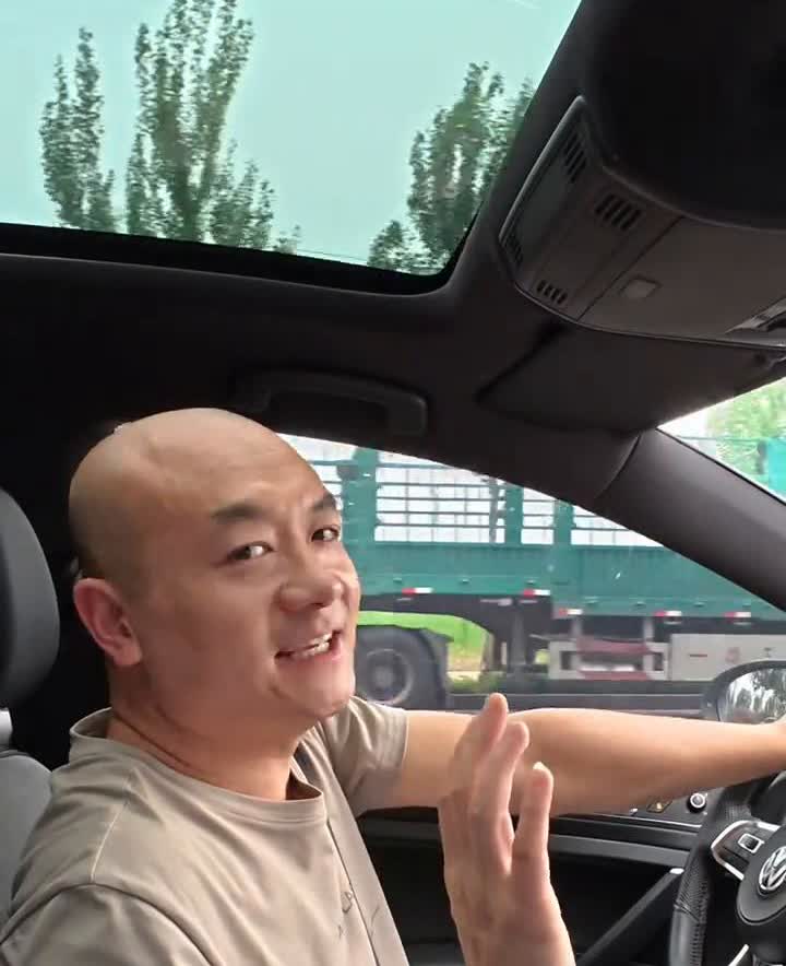 双离合需要保养？干式双离合的保养周期是6万公里，只需要更换两桶的齿轮油，成本