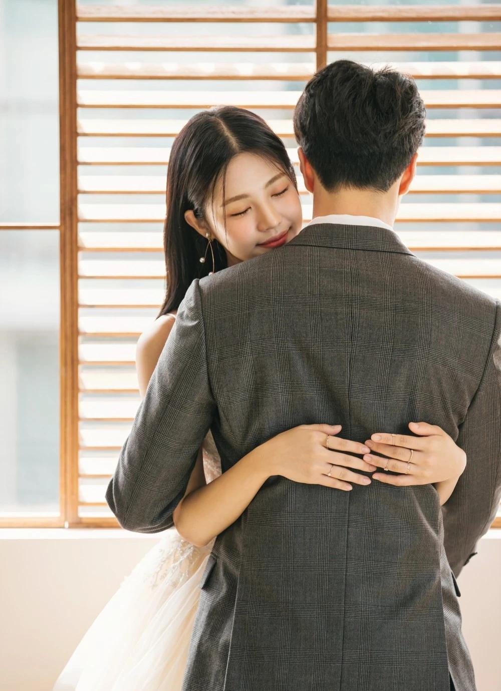45岁以上的三姐，才是你们婚姻中真正的大威胁！许多男士对30多岁的妻子视