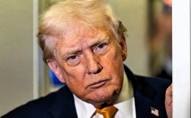 特朗普为什么最近这么拼？这么疯狂？原因是因为他最害怕的事情要发生了。特朗普最近是