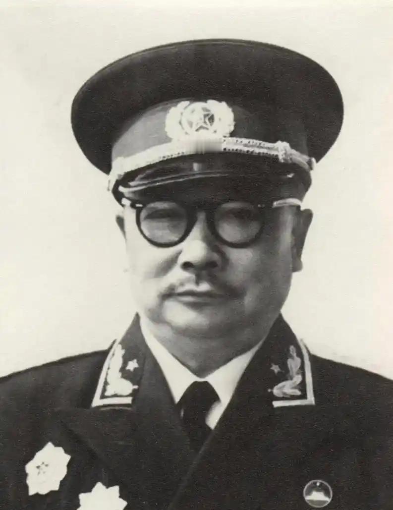 1943年，一个叛徒找到了李克农，说他已经知道错了，请求李克农给他一个机会，李克