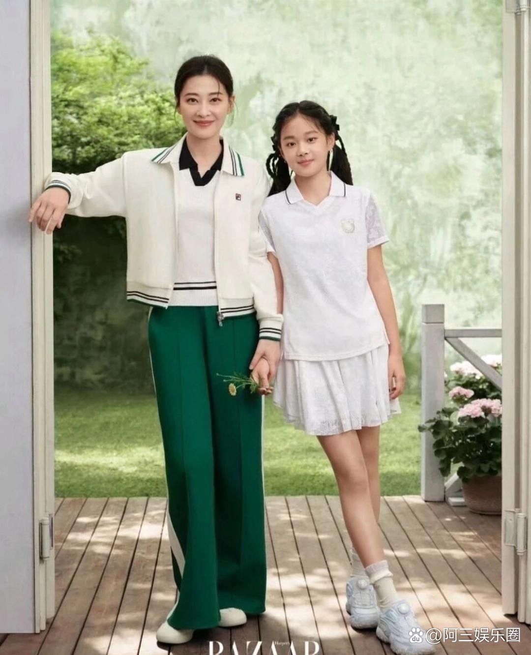 梅婷和女儿，母女俩就像复刻，太像了