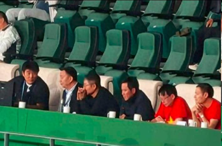 国安解散反转!曝俱乐部或仿效申花,李明年底离职,继任者浮现北京国安本赛季的经历堪