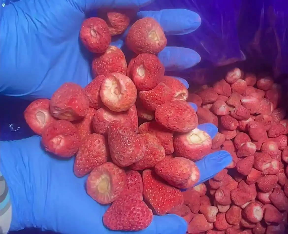 紧急提醒！冻干草莓查出20多种农药，镉超标14倍，很多人还在给孩子吃家人们注