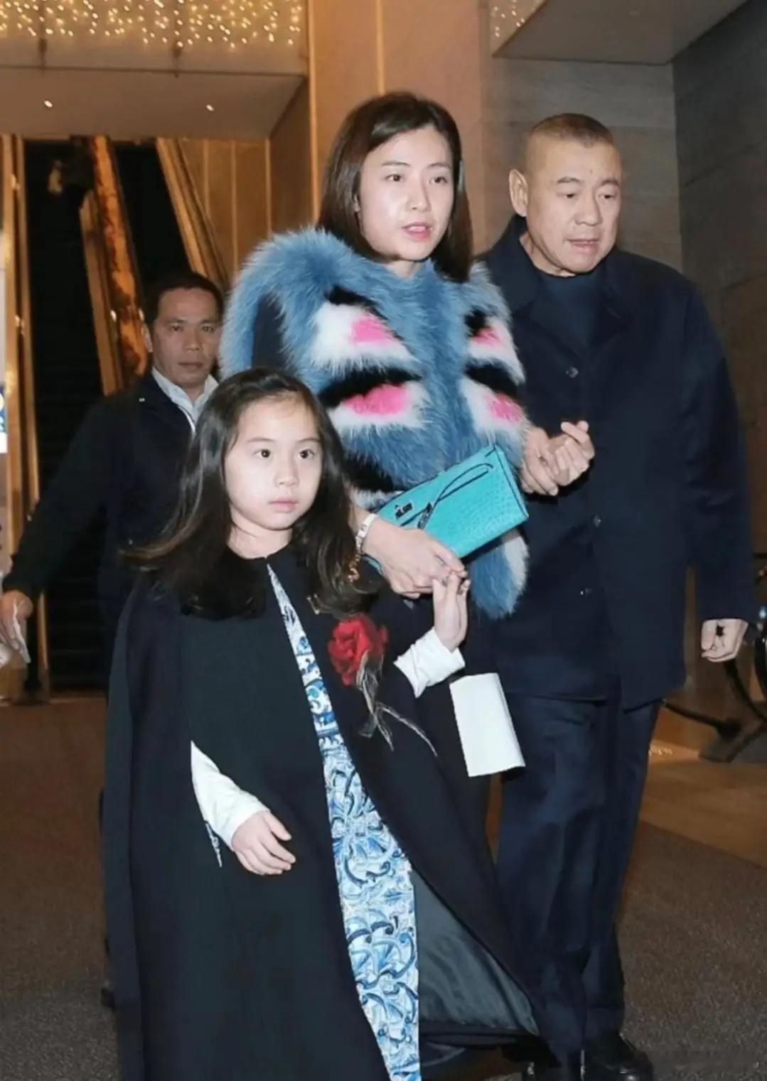 刘銮雄甘比近况曝光，与马清伟伍伟国等富豪聚餐，弟弟刘銮鸿也在 ！ ​