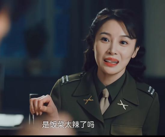 隆妮这个演员，究竟谁在捧啊看了《沉默的荣耀》，发现这姐演技台词都很一般。现在
