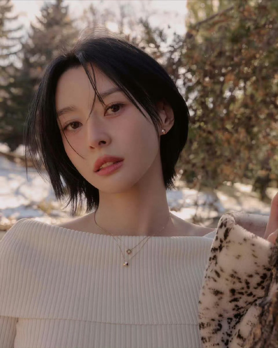 权娜拉DAZEDKOREADecember2025.12月刊摄影:J