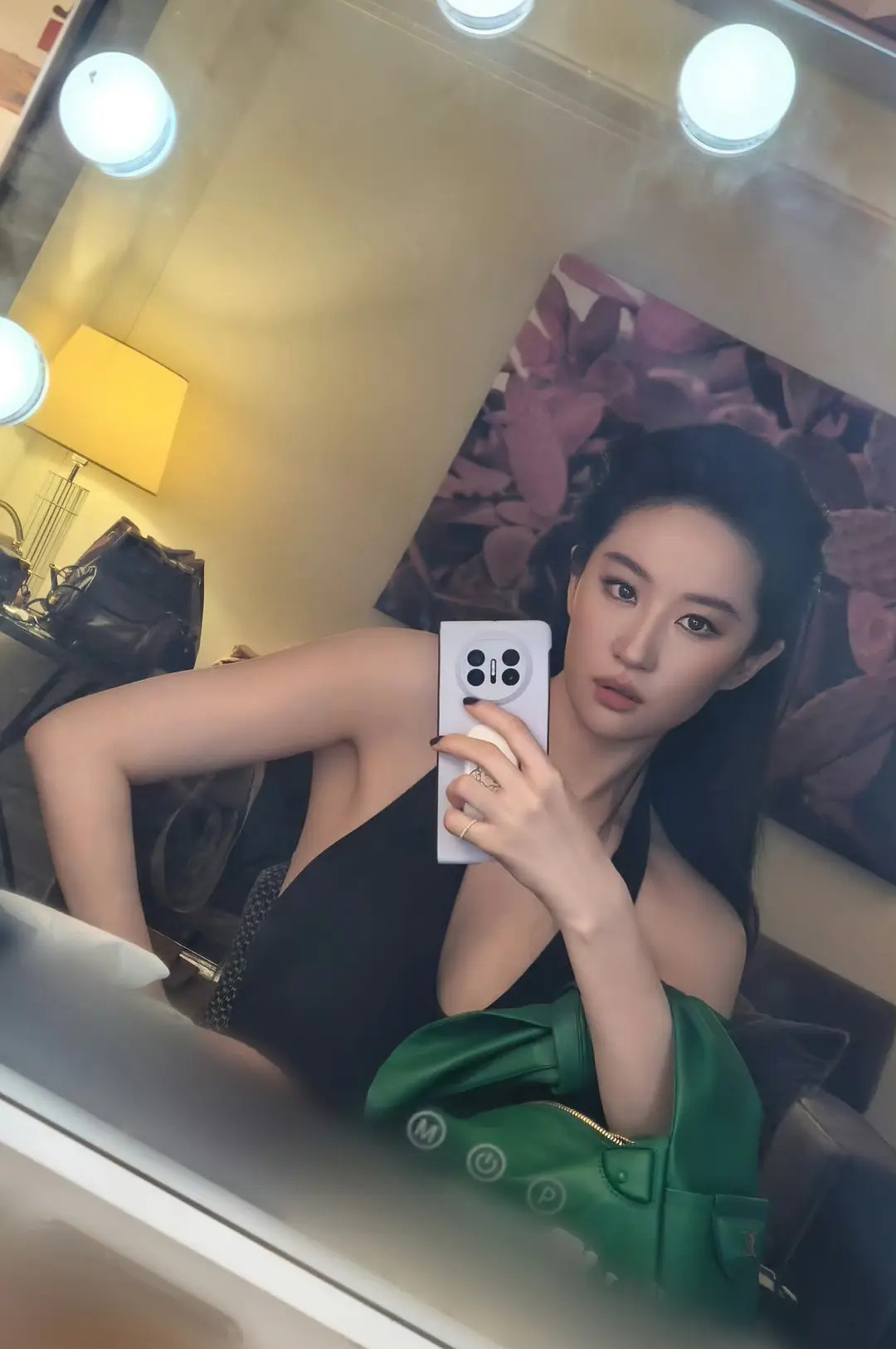 谁能看出来刘亦菲38了？？