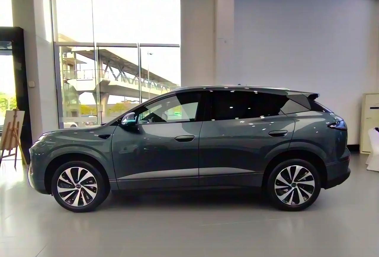 比亚迪海狮06：家用车的均衡之选15万级家用车市场里，比亚迪海狮06以均衡表