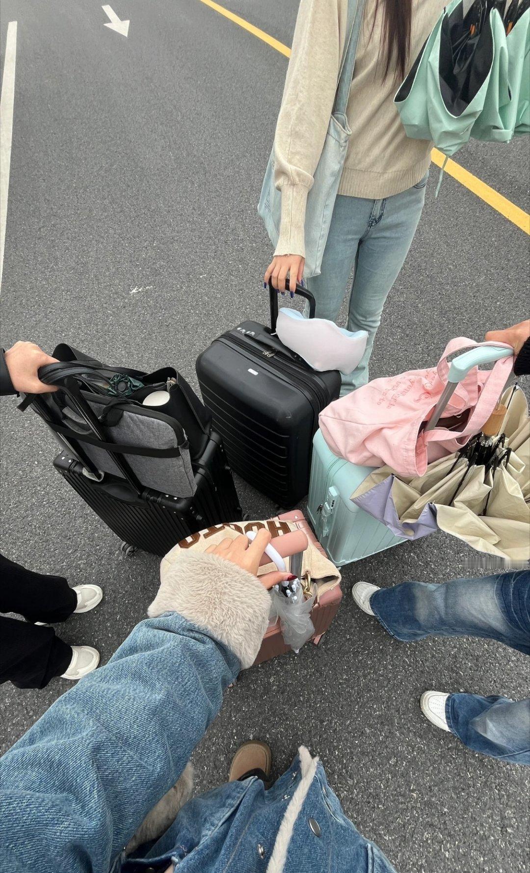 你终于发现上大学的真正主线了大学主线就俩字：成长。不是比谁证书多，是看谁更会做人
