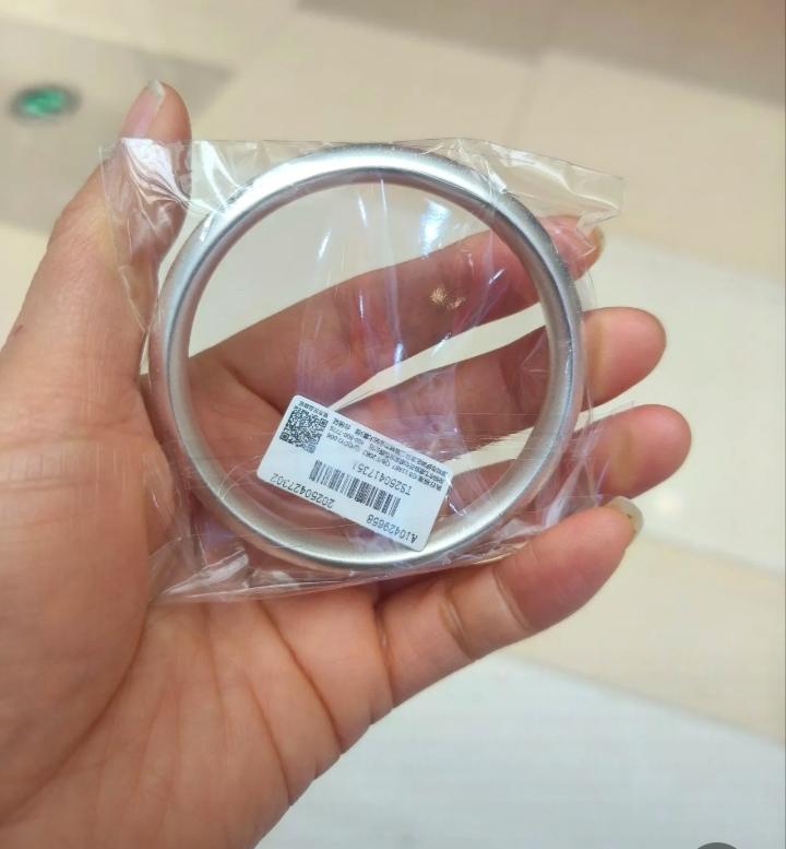 银价大变天了！现在的经济，真是越来越看不懂了。刚听人说，才三十来克的银镯