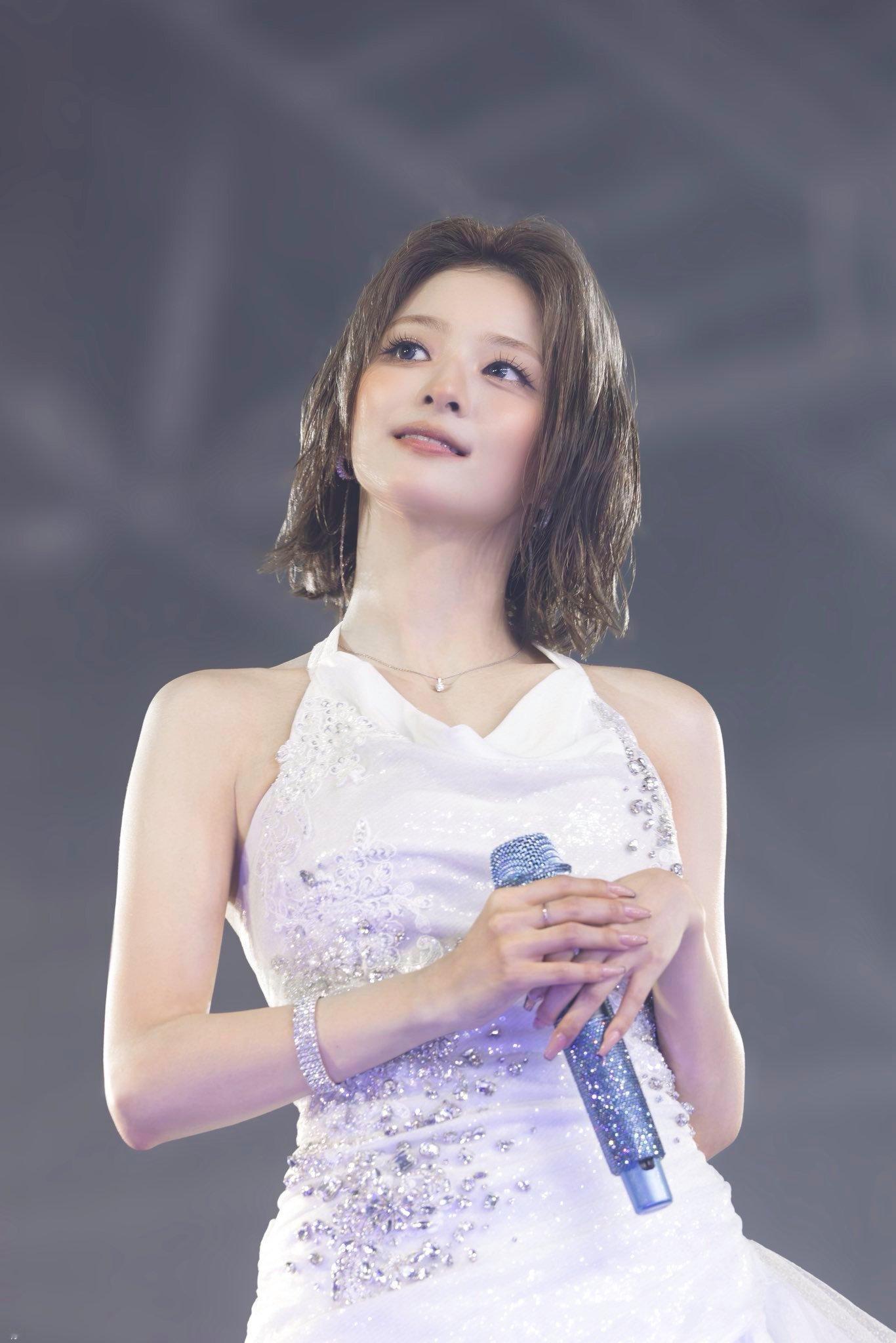 李娜炅🐣氧气笑颜李娜炅260905亚巡首尔场D2饭拍©flo