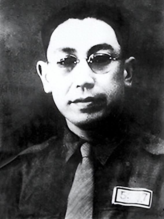 1948年，毛人凤带特务闯进郭汝瑰家，但眼前的一幕却让众特务愣住了：饭桌上，只