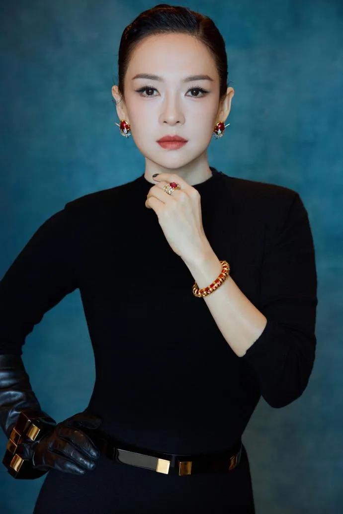     章之倒，士气衰，难以从头要风彩。安全防患怨舞台，人心浮躁惹尘埃！ 