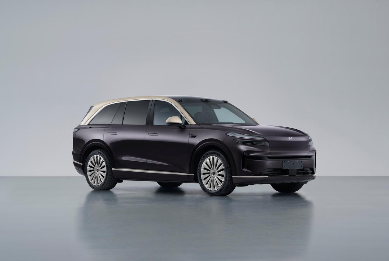 「工信部车展」：乐道L90。双拼车身好不好看，各位自行判断，我保留意见。这回