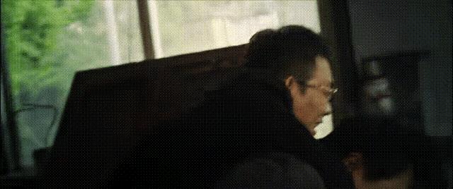 《以法之名》大结局太扎心了！东平的天是亮了，但有些人真没赢。许言午局长的哭，看