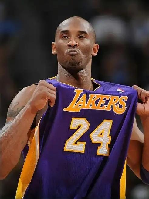 科比·布莱恩特的单场81分，成为了一张名片，人们除了赞美，还是赞美。2026年