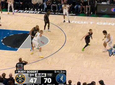 蚂蚁撞大象的故事好像又发生了