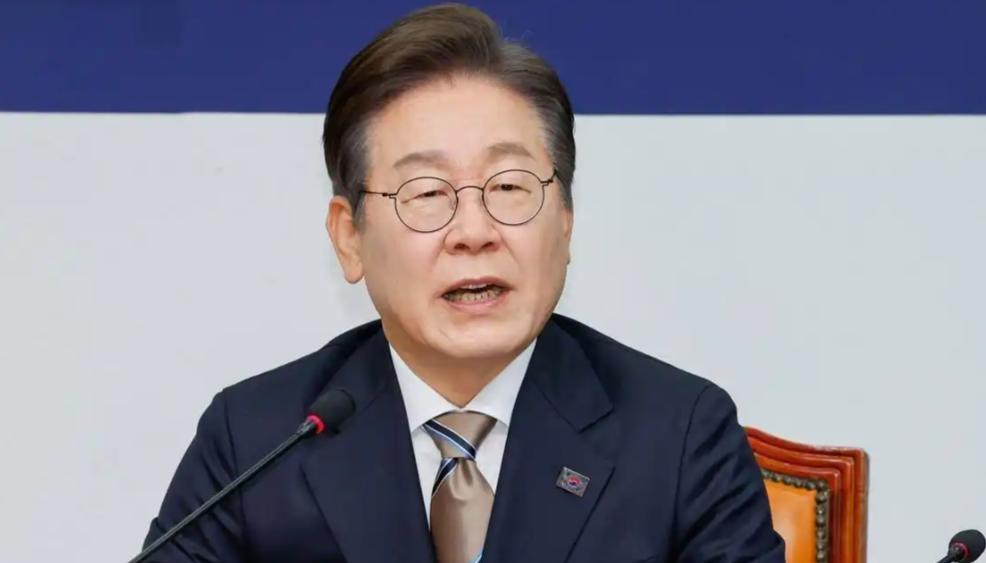 李在明，真是老狐狸之中的老狐狸。特朗普要求韩国给美军掏出100亿军费，顺便帮