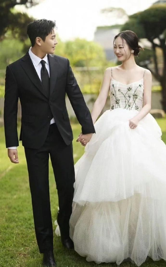 前FTIsland吉他手宋承炫官宣当爸，晒出宝宝B超照温柔告白“就快见面了，我们