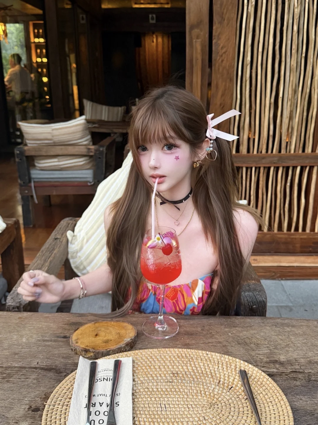 大人的世界好无聊，所以我逃到白莲花度假村