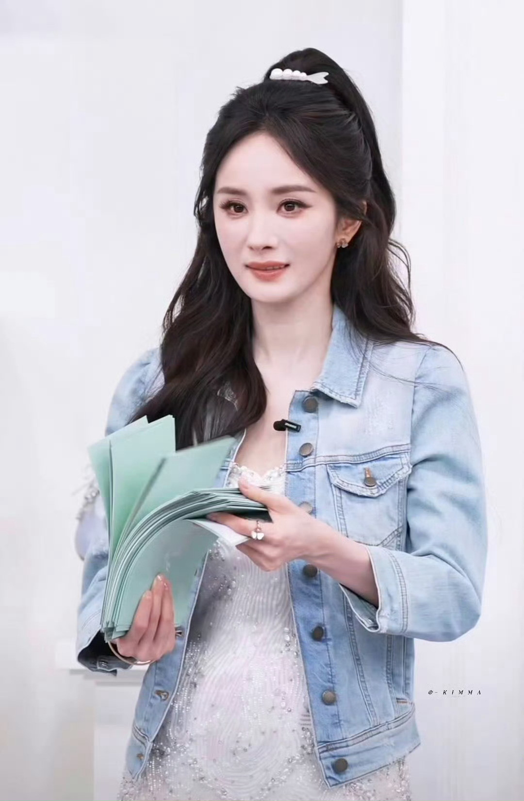 杨幂直播换了一双博肯鞋杨幂直播换了一双博肯鞋，被种草到了，感觉杨幂穿啥都好看，其