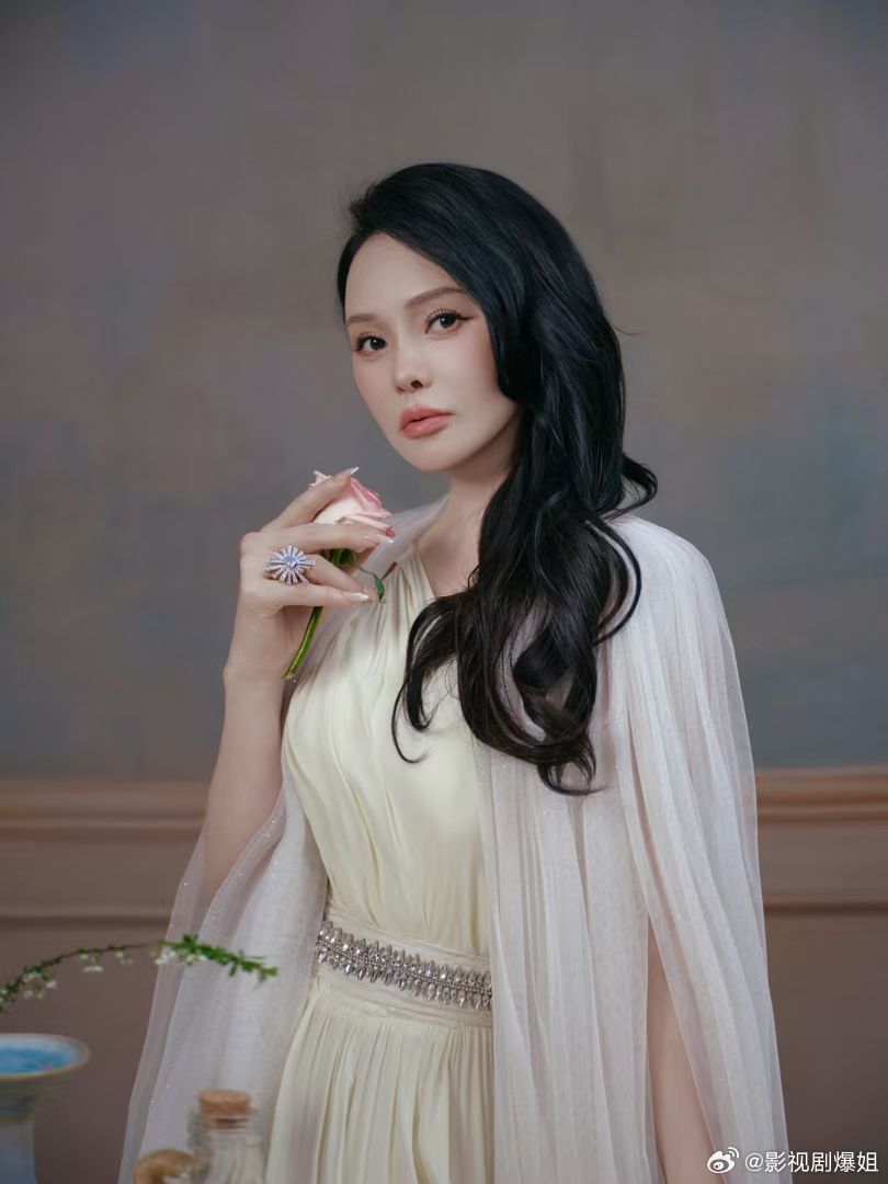 你敢信伊能静快60了吗？